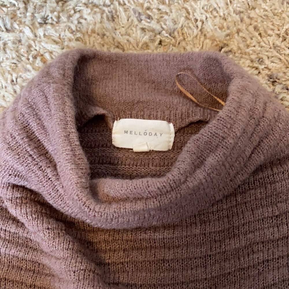 Sweater - Picture 2 of 2